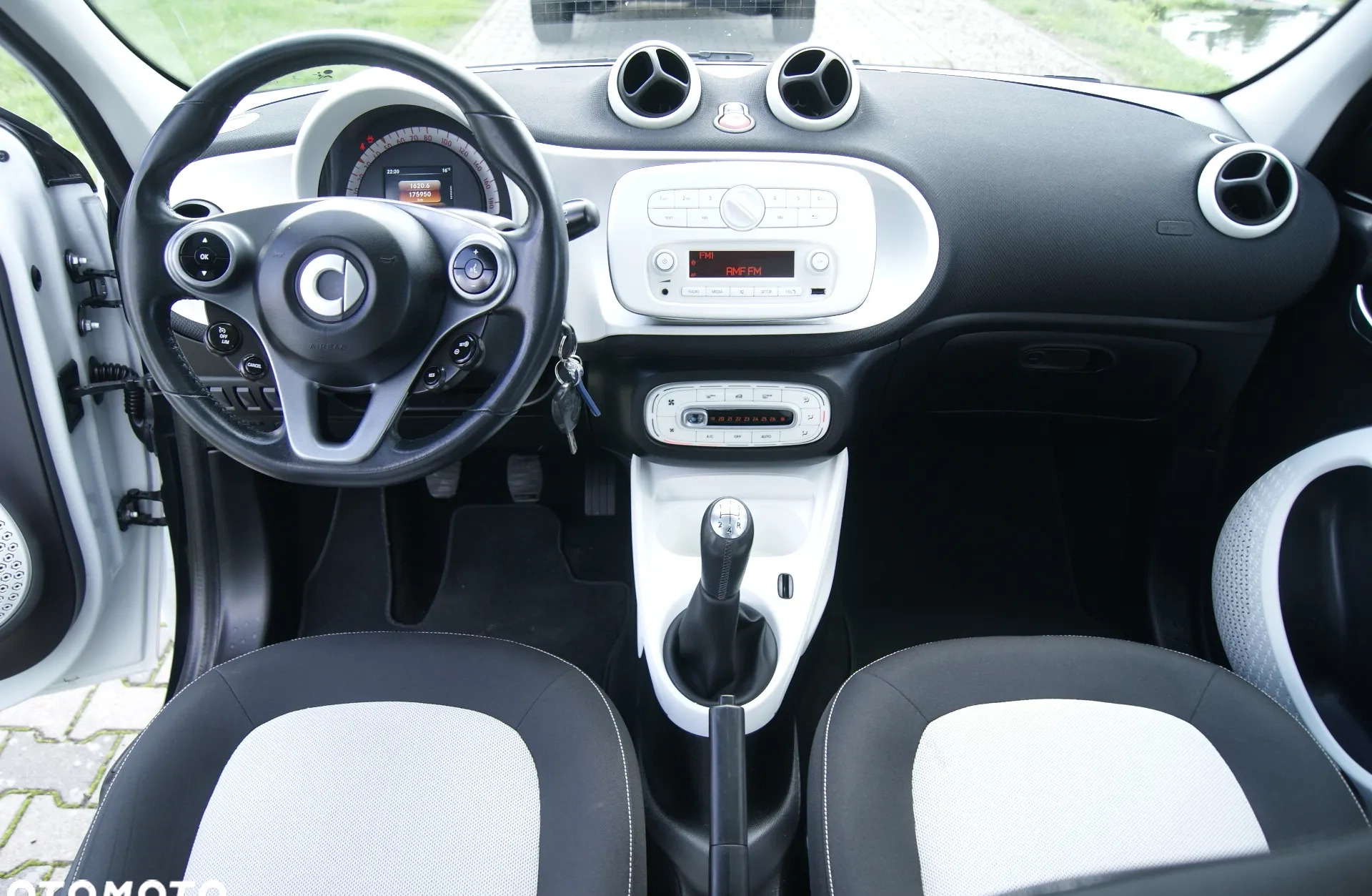 Smart Forfour cena 26000 przebieg: 175950, rok produkcji 2015 z Sierpc małe 191